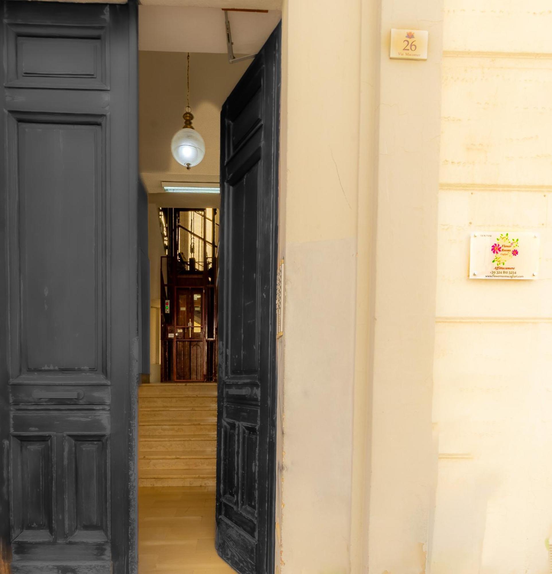 Flower Rooms Cagliari Extérieur photo
